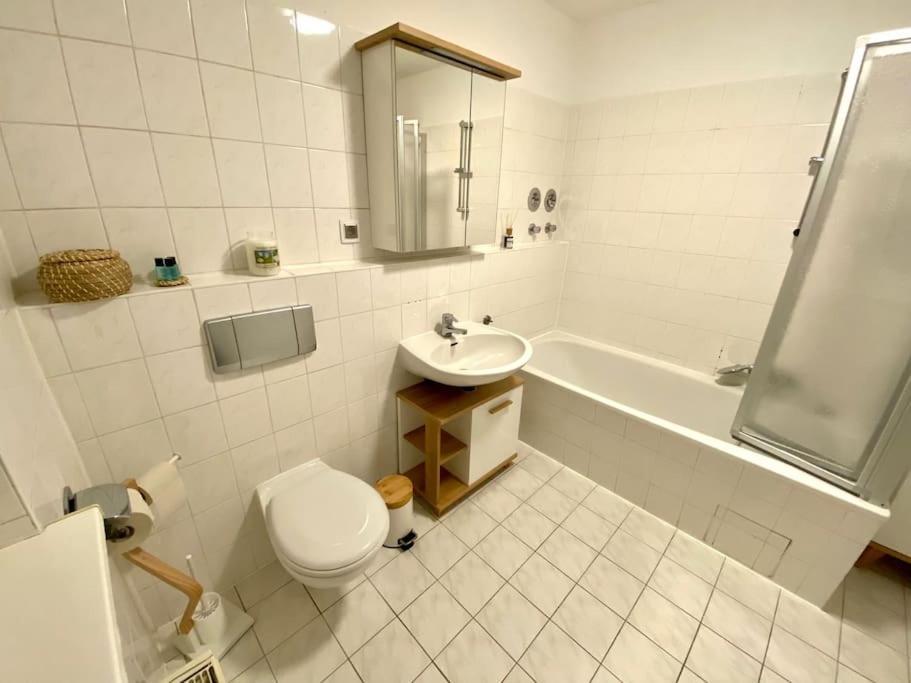 Stilvolle Ferienwohnung Mit Stellplatz Wlan Free Netflix Naehe Bahnhof Цвікау Екстер'єр фото