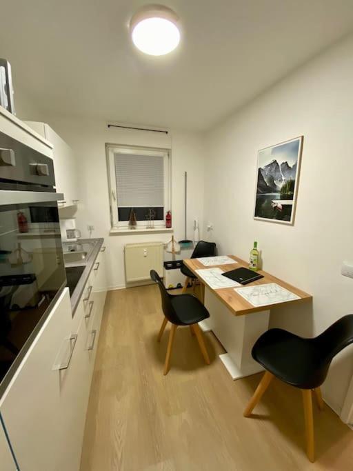 Stilvolle Ferienwohnung Mit Stellplatz Wlan Free Netflix Naehe Bahnhof Цвікау Екстер'єр фото