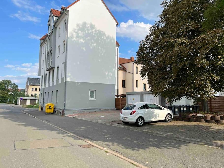 Stilvolle Ferienwohnung Mit Stellplatz Wlan Free Netflix Naehe Bahnhof Цвікау Екстер'єр фото